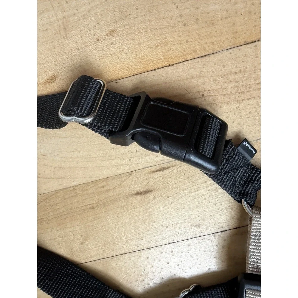 PetSafe Easy Walk Dog Harness Size: Med/ Large‎ Fawn / Black No Pull Harness